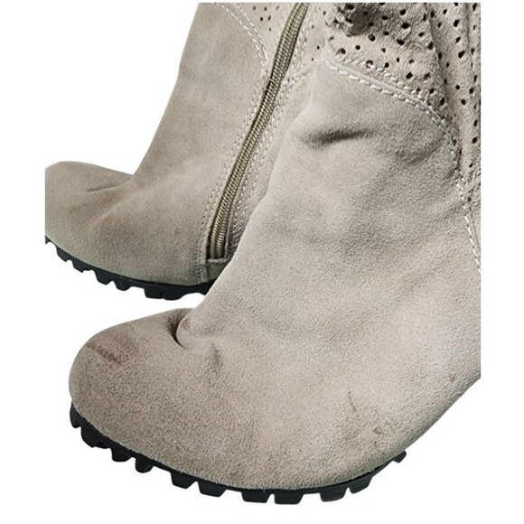 Avon Womens Tan Suede Perforated Part Spike Sole Block Heel MidCalf Boots Size 9 - Picture 8 of 15